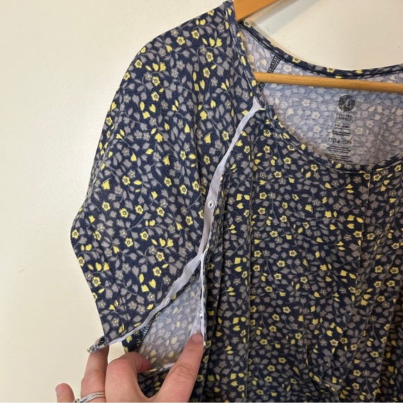 Kindred Braverly Floral Hospital Gown Size Small/Medium/Large - Picture 2 of 8